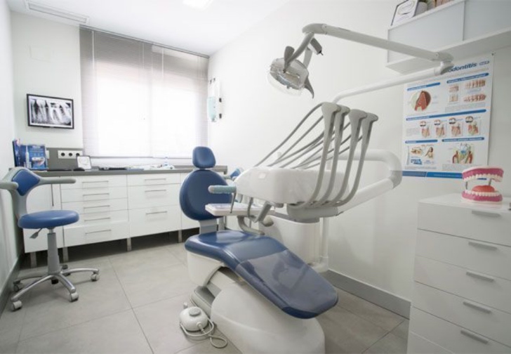 Los dentistas exigen al Gobierno que regule el cierre de clínicas y establezca atención de urgencias