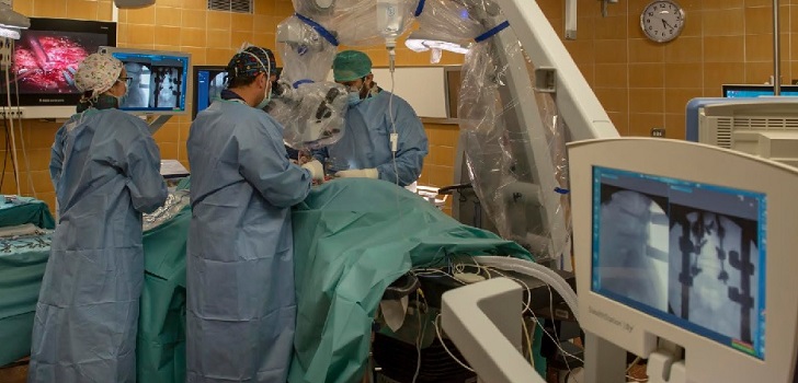 El Hospital El Pilar se rearma en tecnología y equipa un nuevo quirófano para neurocirugía