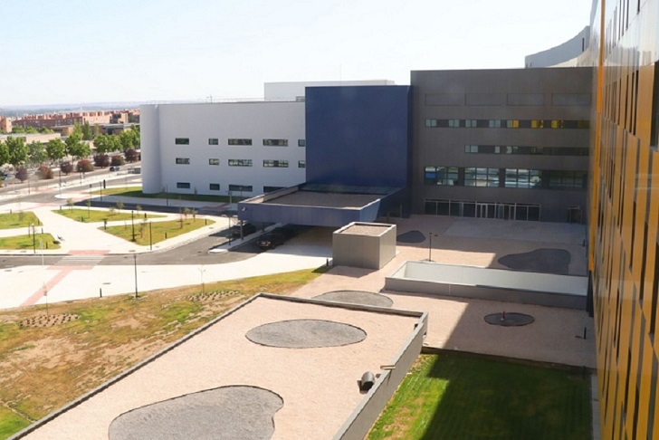 El Hospital de Toledo invierte más de 300.000 euros en un microscopio quirúrgico 