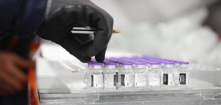 La vacuna sopla una vela a ritmo récord: producción de 11.200 millones de dosis en 2021