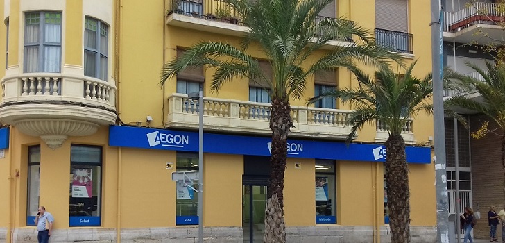 Oficina de Aegon. Aegon ‘pincha’ en el primer semestre y gana un 45% menos