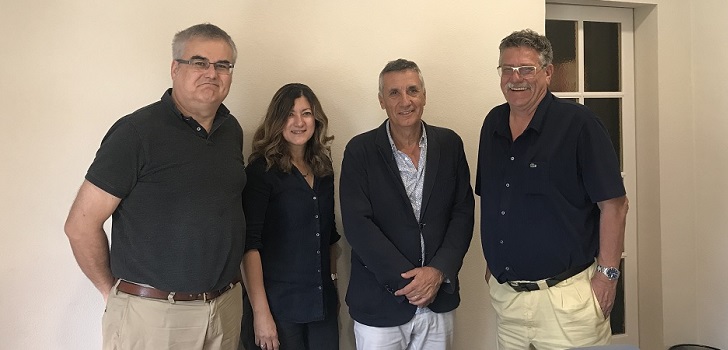 Foto del equipo de Biointaxis, donde Antoni Matilla e Ivelisse Sánchez, cofundadores de la empresa, se encuentran en la parte izquierda Biointaxis busca cinco millones para culminar su fase preclínica regulatoria