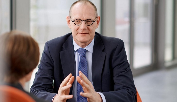 Bernd Montag, consejero delegado de Siemens Healthineers Siemens Healthineers comprará Varian Medical Systems por 14.000 millones de euros