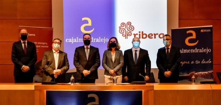 Acto de Ribera y Cajalmendralejo Ribera llega a un acuerdo con Cajalmendralejo para garantizar la continuidad un hospital en Extremadura