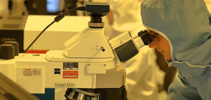 Laboratorio de investigación Más cerca de la vacuna: las farmacéuticas prueban diez soluciones e investigan otras 114