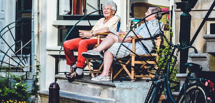 Mujeres, solas y mayores de 65 años: retrato del nuevo hogar europeo