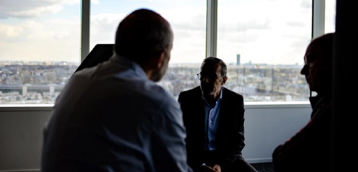 Empresarios en una ruenión. La jornada laboral de cuatro días, entre solución al empleo o privilegio de grandes compañías.