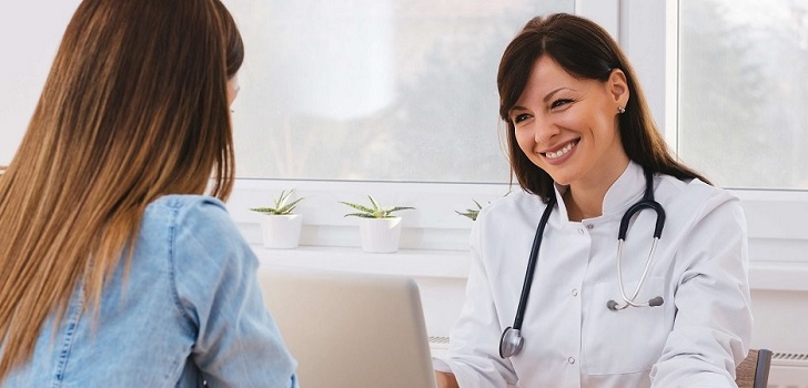 El cierre de fronteras dinamita hasta el 50% del negocio de actores clave de la salud en España