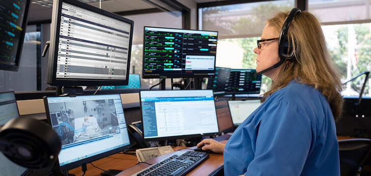 Trabajadora de Philips Philips refuerza su gestión de la atención al paciente con la compra de Capsule Technologies por más de 500 millones