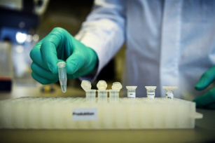 Pfizer elige su fábrica española como central de exportación de su nueva terapia génica