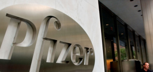 Pfizer eleva un 43% su beneficio en 2022, hasta 31.372 millones de dólares