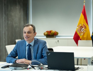 Pedro Duque: “España tendrá capacidad de fabricar vacunas para humanos en unos meses”
