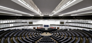 El Parlamento Europeo pide suspender las patentes de las vacunas