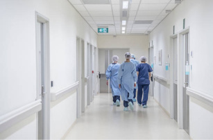 Grünenthal aporta medio millón de euros a Sanidad para aliviar la carga de los hospitales