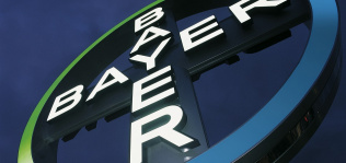 Bayer desploma su beneficio en el primer semestre y reduce previsiones