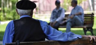 Hogares ‘seniors’ en España: los mayores de 65 años sin compañía ya superan los dos millones