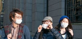 El negocio de las mascarillas anticontaminación se cruza con la moda