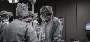 Brecha salarial en sanidad: la diferencia de sueldos entre mujeres y hombres varía un 27%