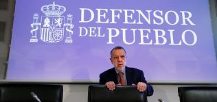 El defensor del pueblo recomienda quitar copagos a los colectivos más vulnerables