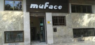 Asisa, Adeslas y DKV pugnan por la póliza de 1,5 millones de funcionarios