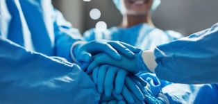 DKV destina más de quince millones en ayudas a profesionales sanitarios y clínicas