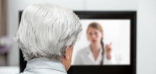 Madrid potencia la teleasistencia digital para el cuidado de mayores con 10 millones de euros