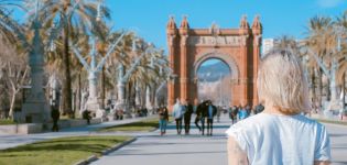 Retrato de los 25 millones de viajeros que Espa&ntilde;a deja de recibir en agosto