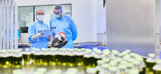 Grifols coloca una emisión privada de 1.000 millones de euros en bonos sénior garantizados