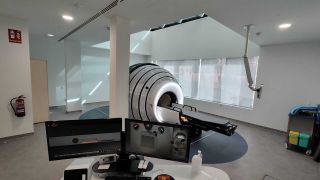 El sistema de neurocirugía ZAP-X revoluciona el tratamiento de tumores cerebrales